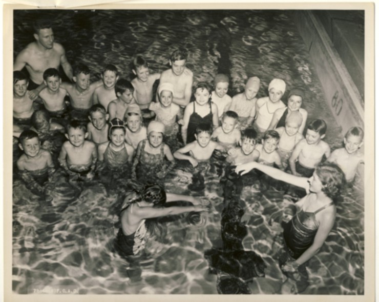 RCN Photograph of Red Cross Instructor Jean Burns Putting Laurel Anne ...